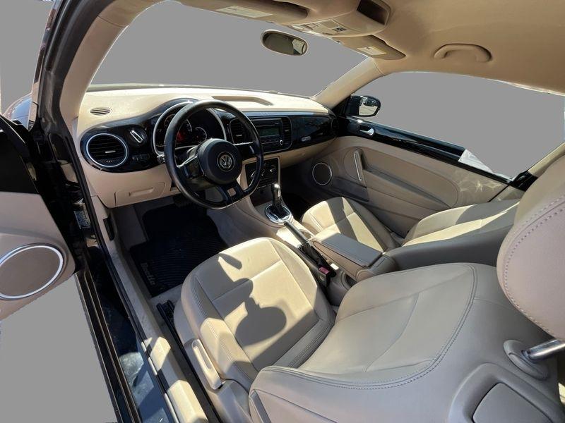 Volkswagen Beetle  2013