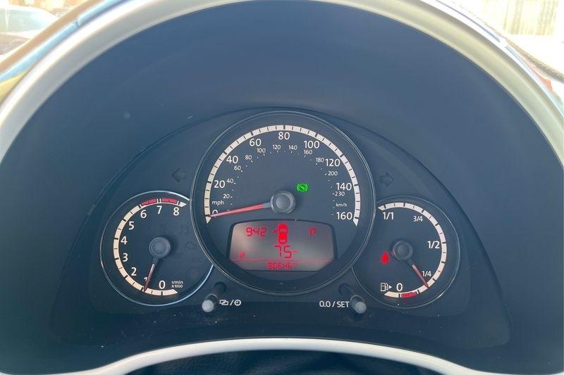 Volkswagen Beetle  2013