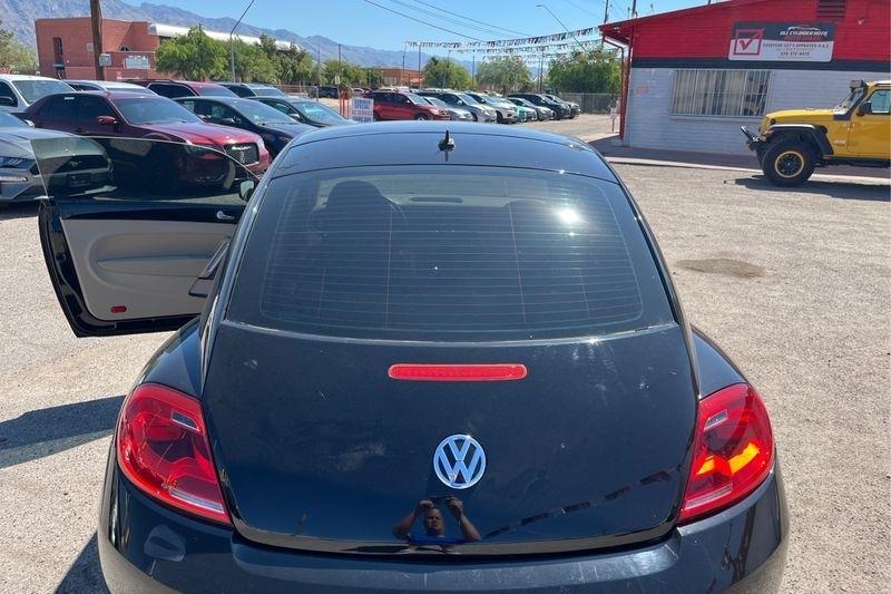 Volkswagen Beetle  2013