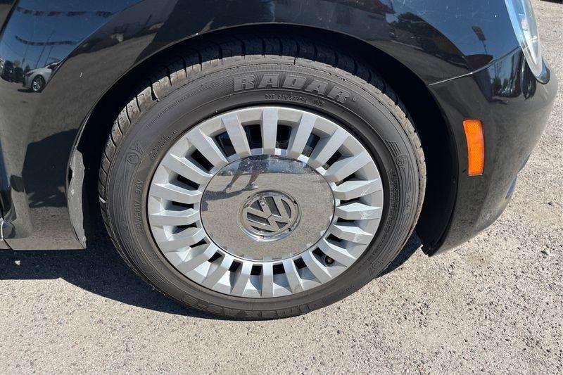 Volkswagen Beetle  2013