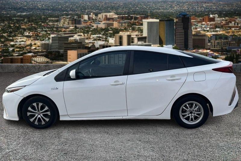Toyota Prius Prime  2021