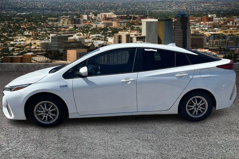 Toyota Prius Prime  2021