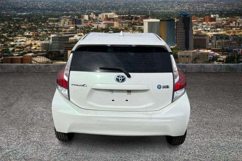 Toyota Prius c  2015