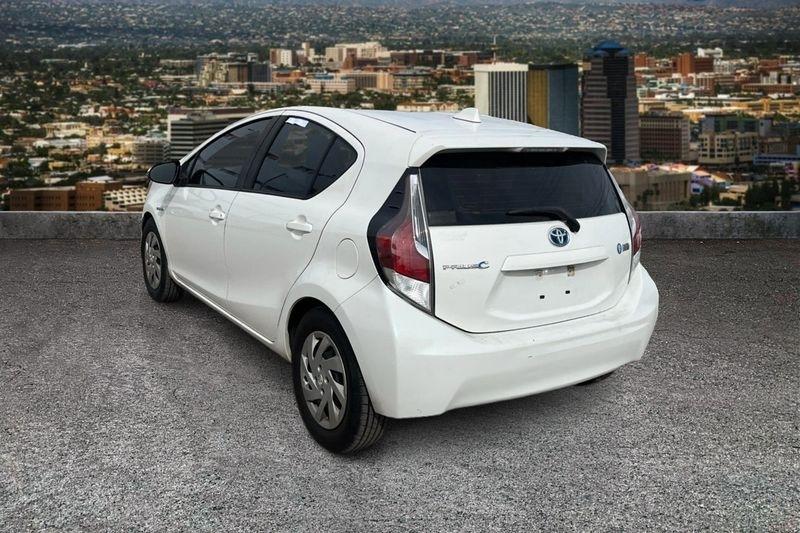 Toyota Prius c  2015