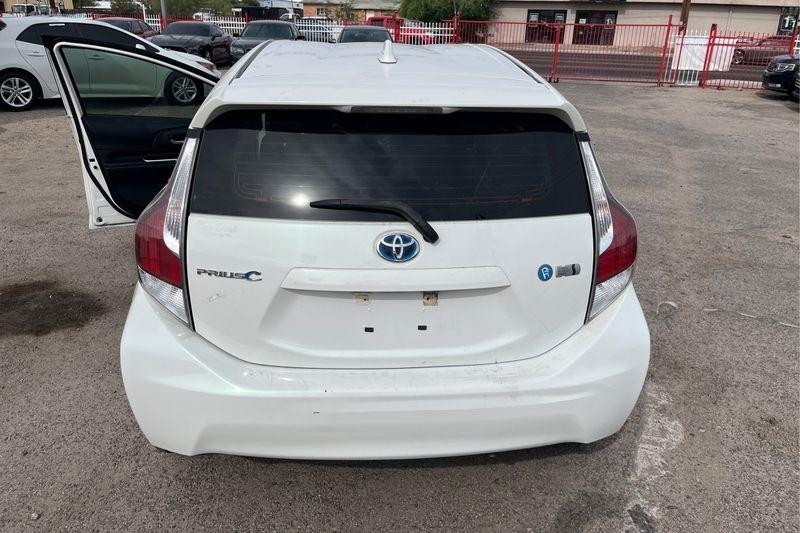 Toyota Prius c  2015
