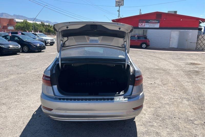 Volkswagen Jetta  2021