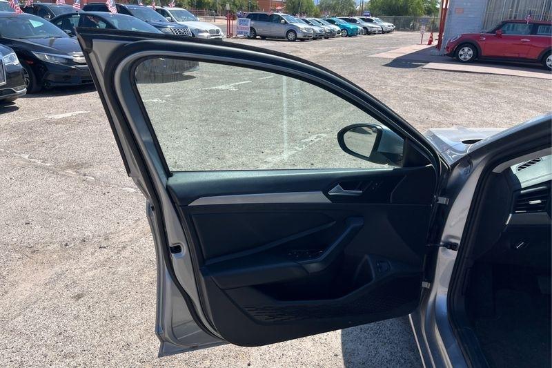 Volkswagen Jetta  2021