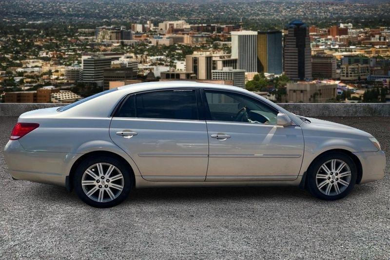 Toyota Avalon  2007
