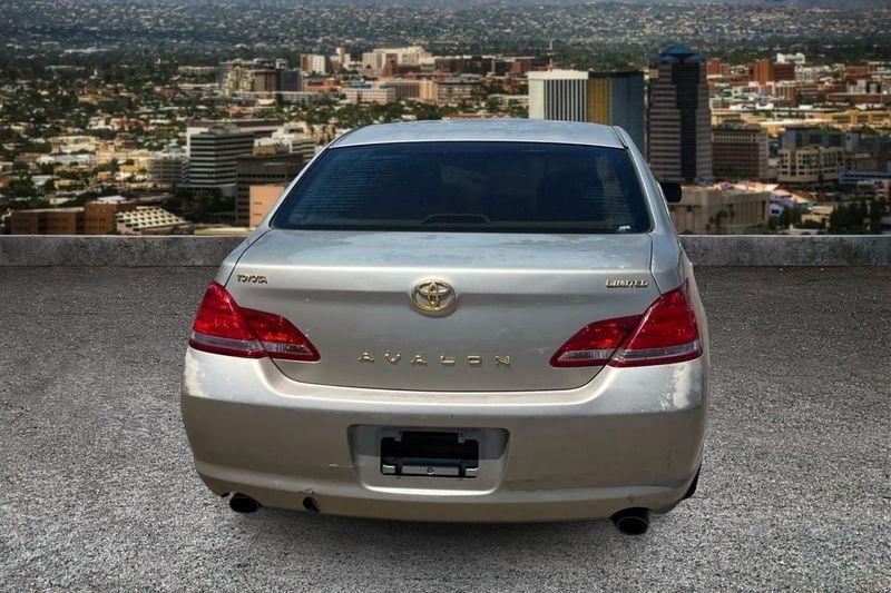 Toyota Avalon  2007