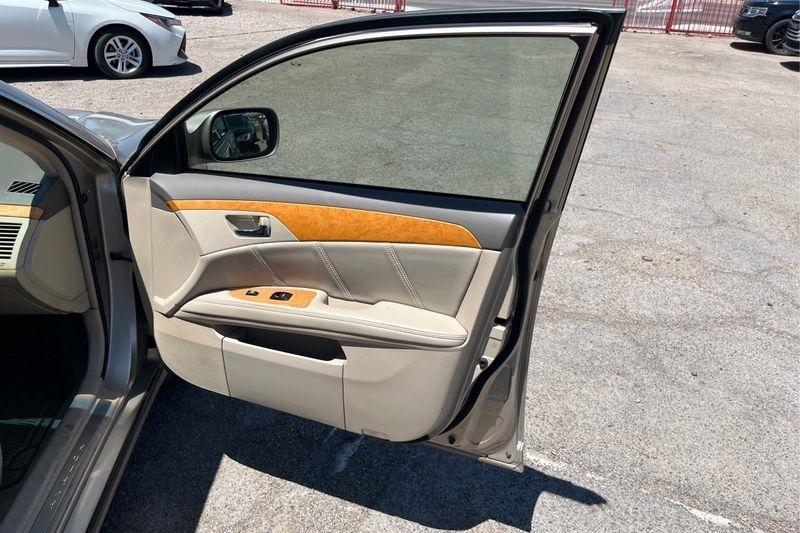 Toyota Avalon  2007