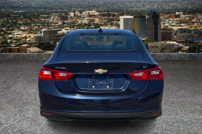 Chevrolet Malibu  2016