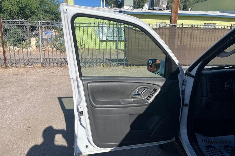 Mazda Tribute  2005