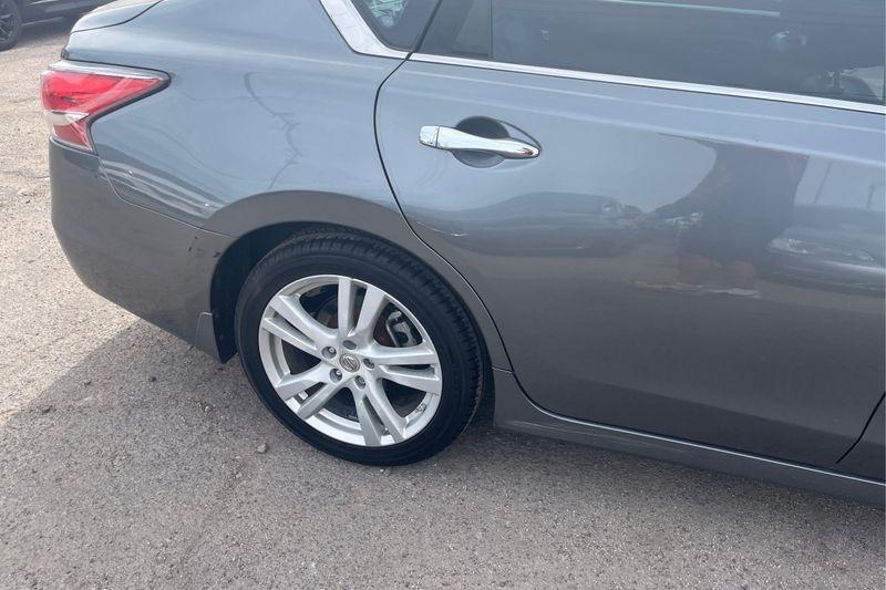 Nissan Altima  2015