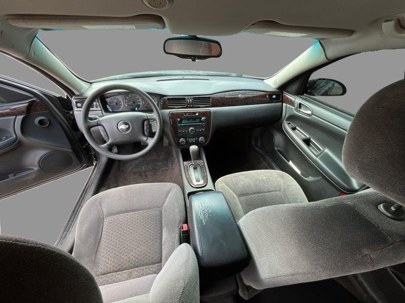 Chevrolet Impala Limited photo 13