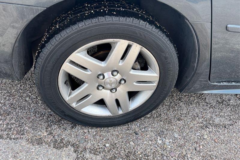 Chevrolet Impala Limited photo 25