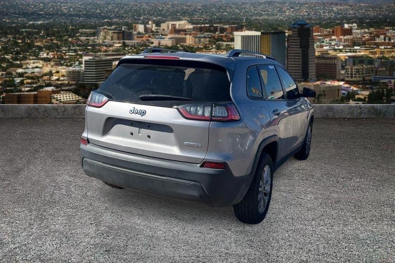 Jeep Cherokee photo 4