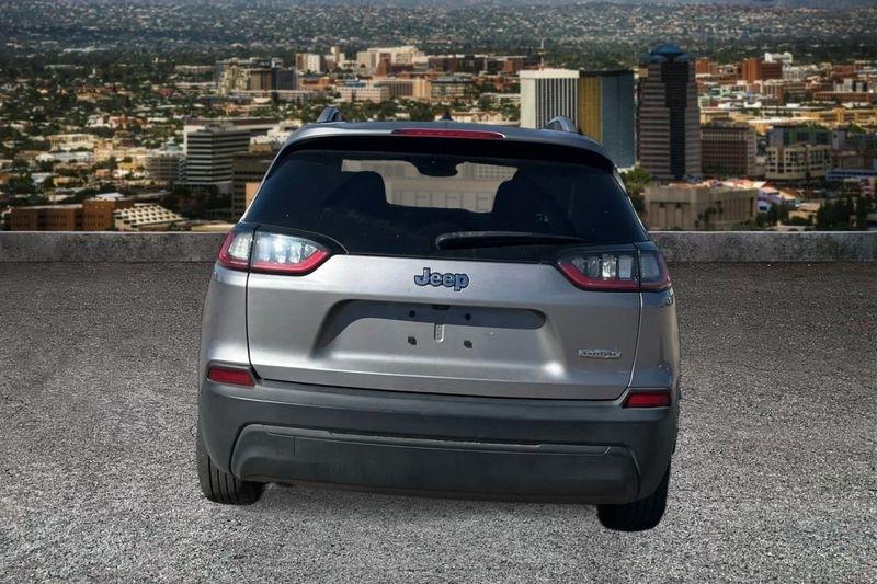 Jeep Cherokee photo 5