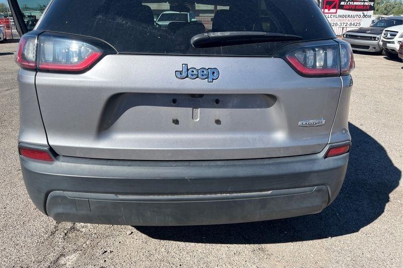 Jeep Cherokee photo 23