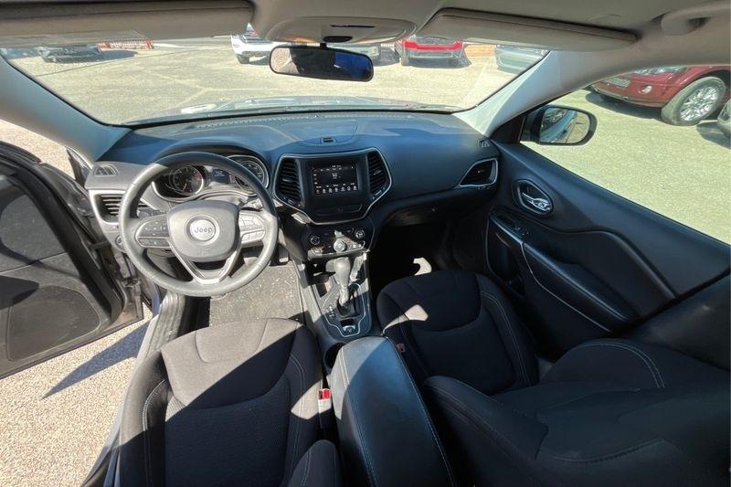Jeep Cherokee photo 28