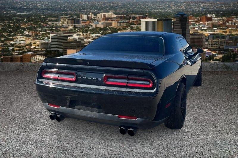 Dodge Challenger  2016