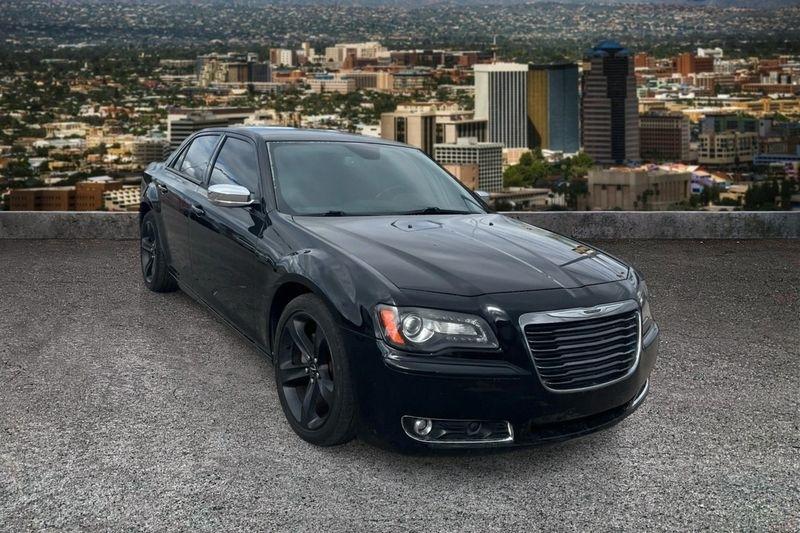 Chrysler 300 photo 2
