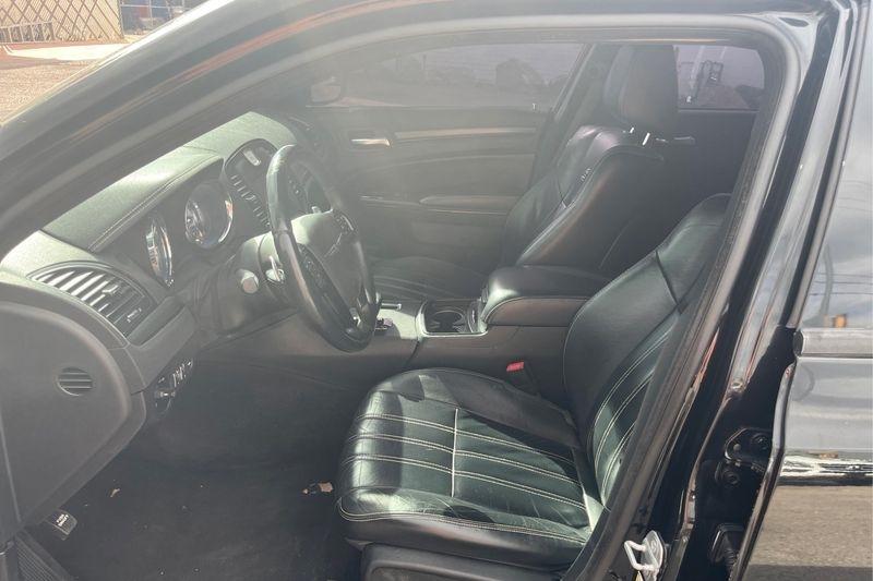 Chrysler 300 photo 9