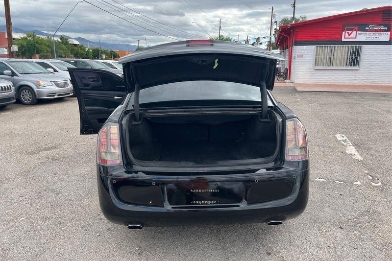 Chrysler 300 photo 11