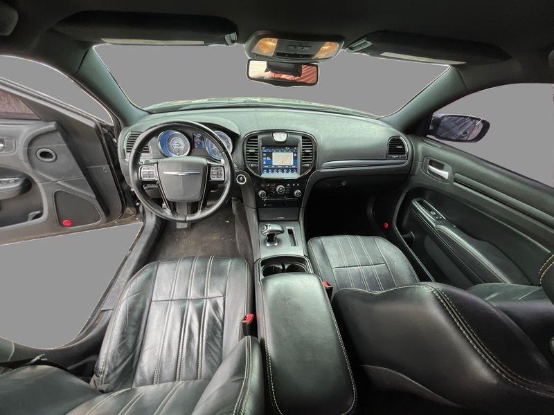 Chrysler 300 photo 13