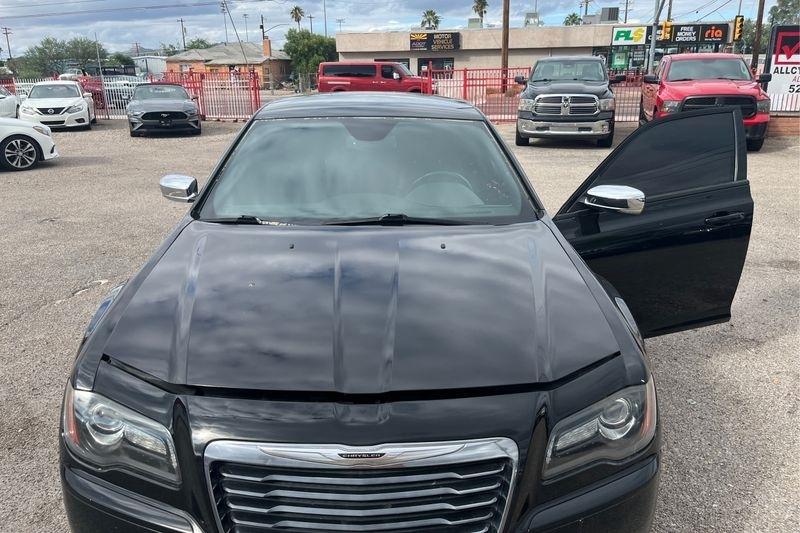 Chrysler 300 photo 21
