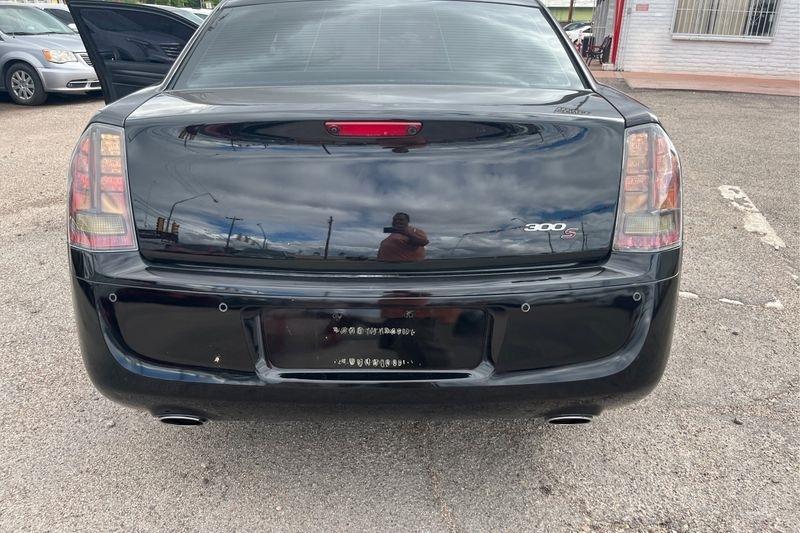 Chrysler 300 photo 23