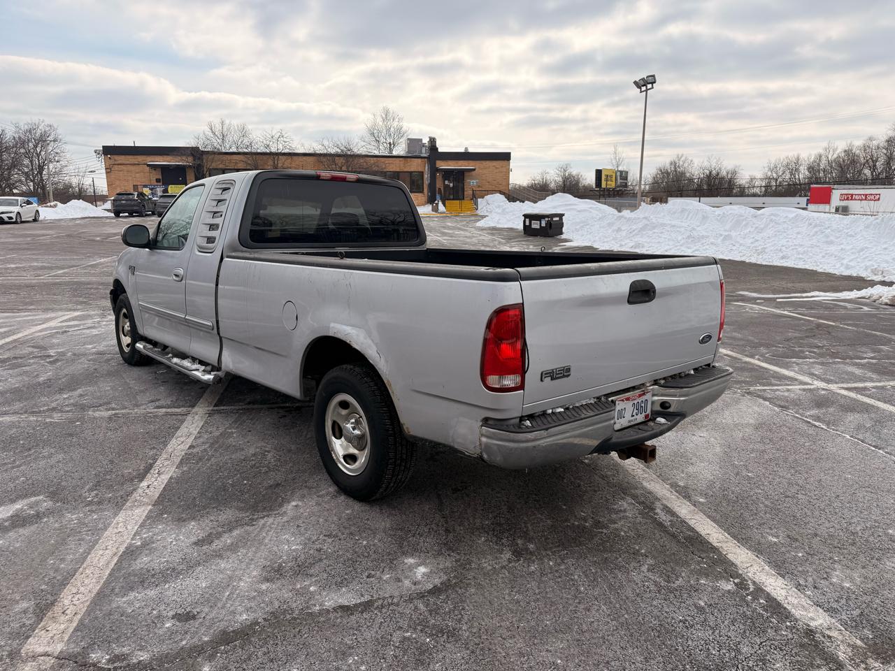 Ford F-150 XL SuperCab Short Bed 2WD 2002