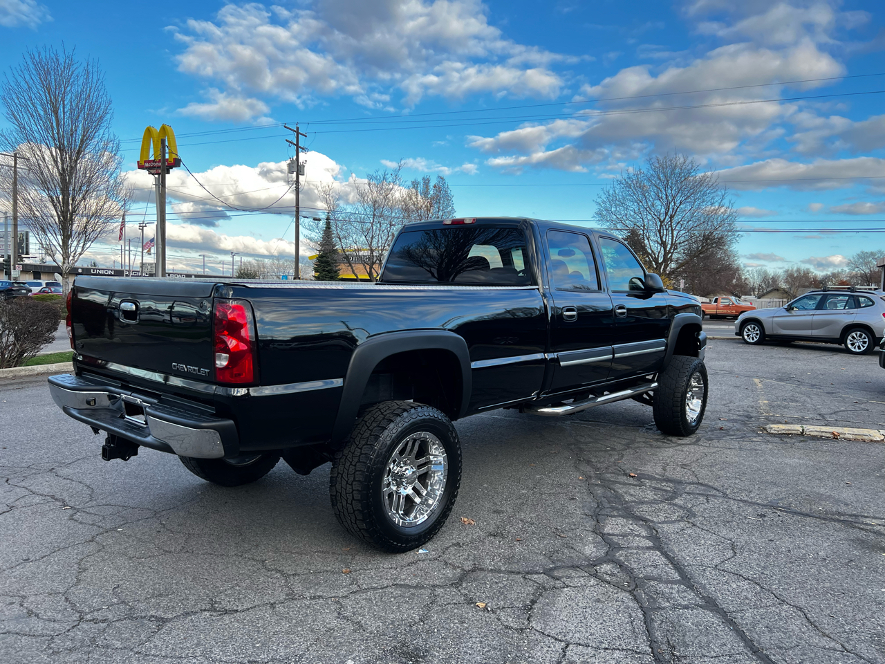 Chevrolet Silverado 2500HD LT Crew Cab Long Bed 4WD 2004