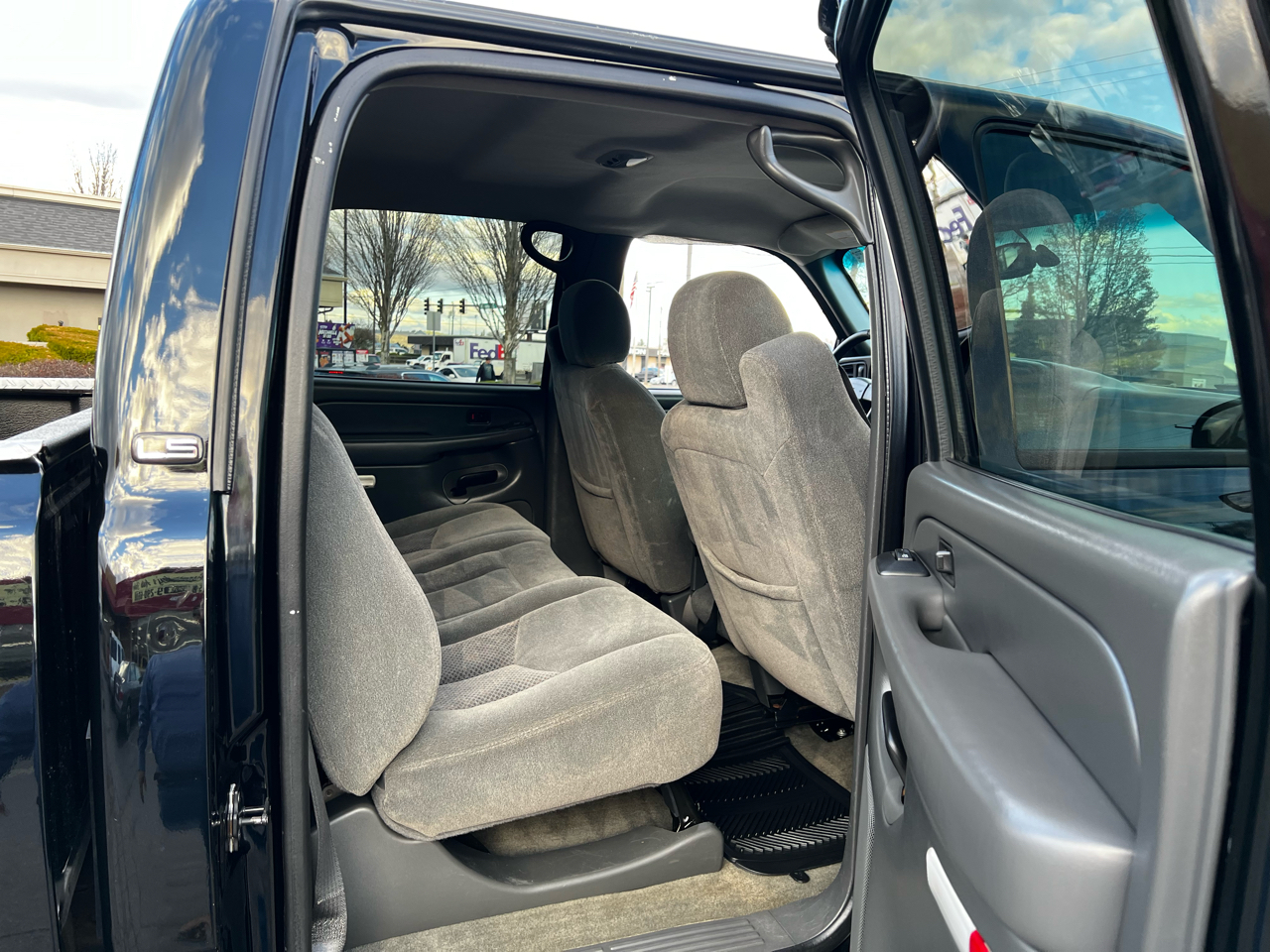 Chevrolet Silverado 2500HD LT Crew Cab Long Bed 4WD 2004