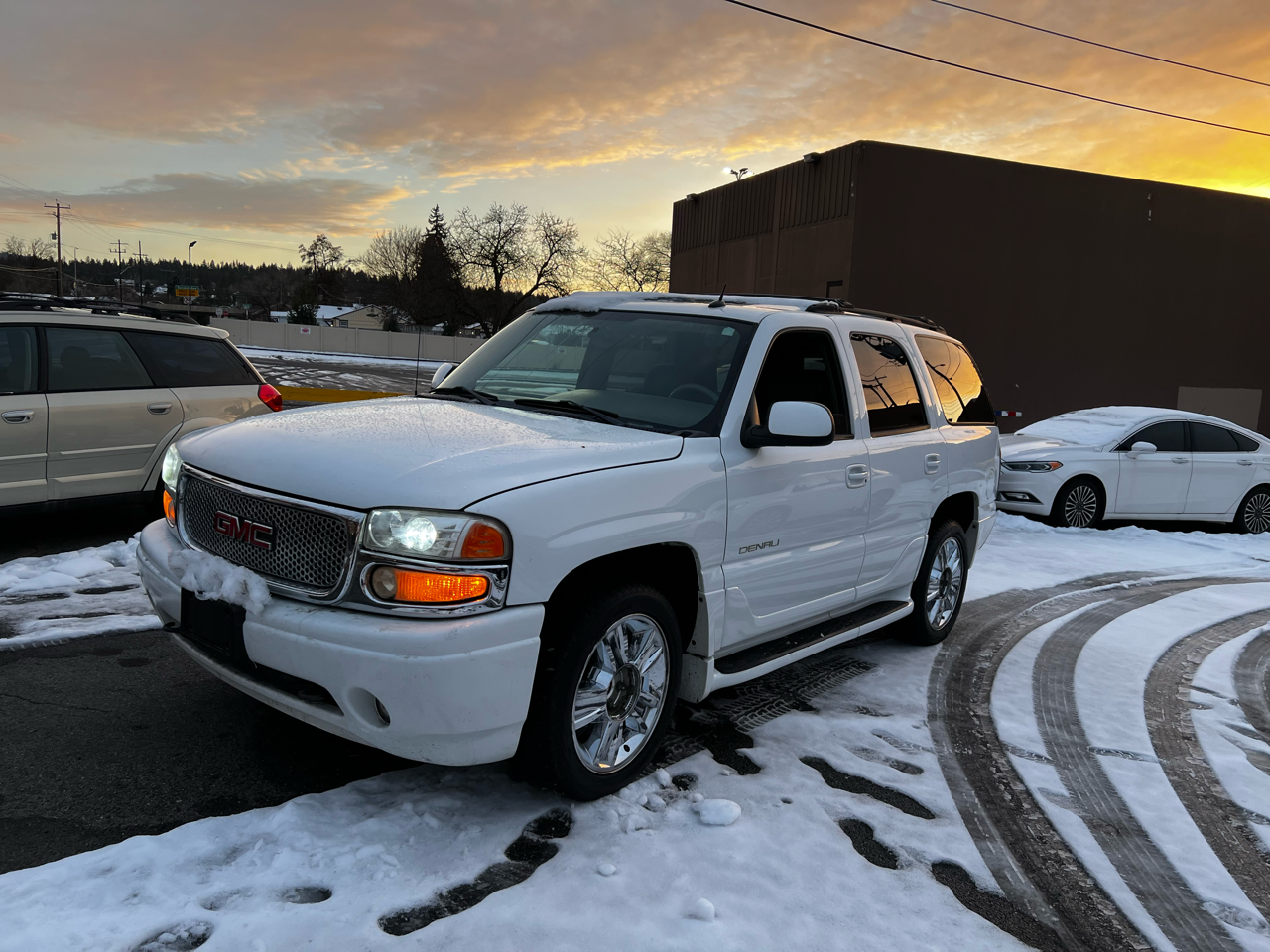 GMC Yukon Denali Base 2004