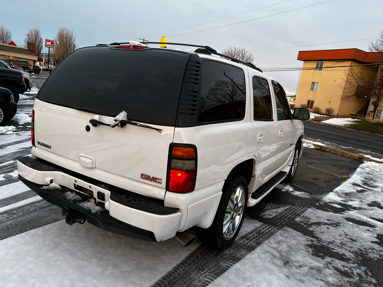 GMC Yukon Denali Base 2004