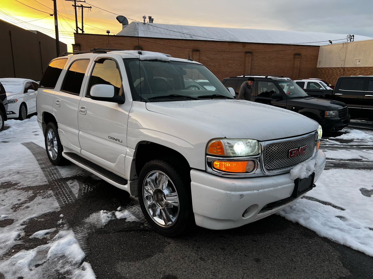 GMC Yukon Denali Base 2004