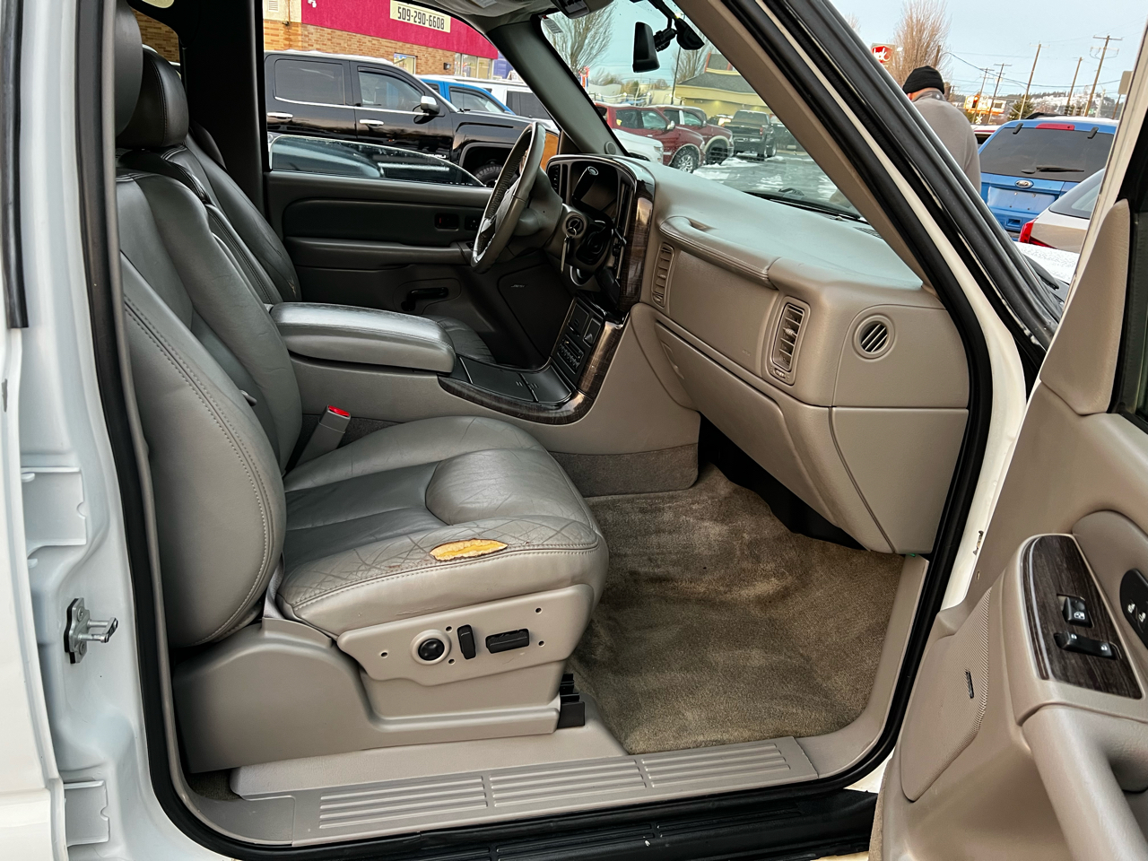 GMC Yukon Denali Base 2004
