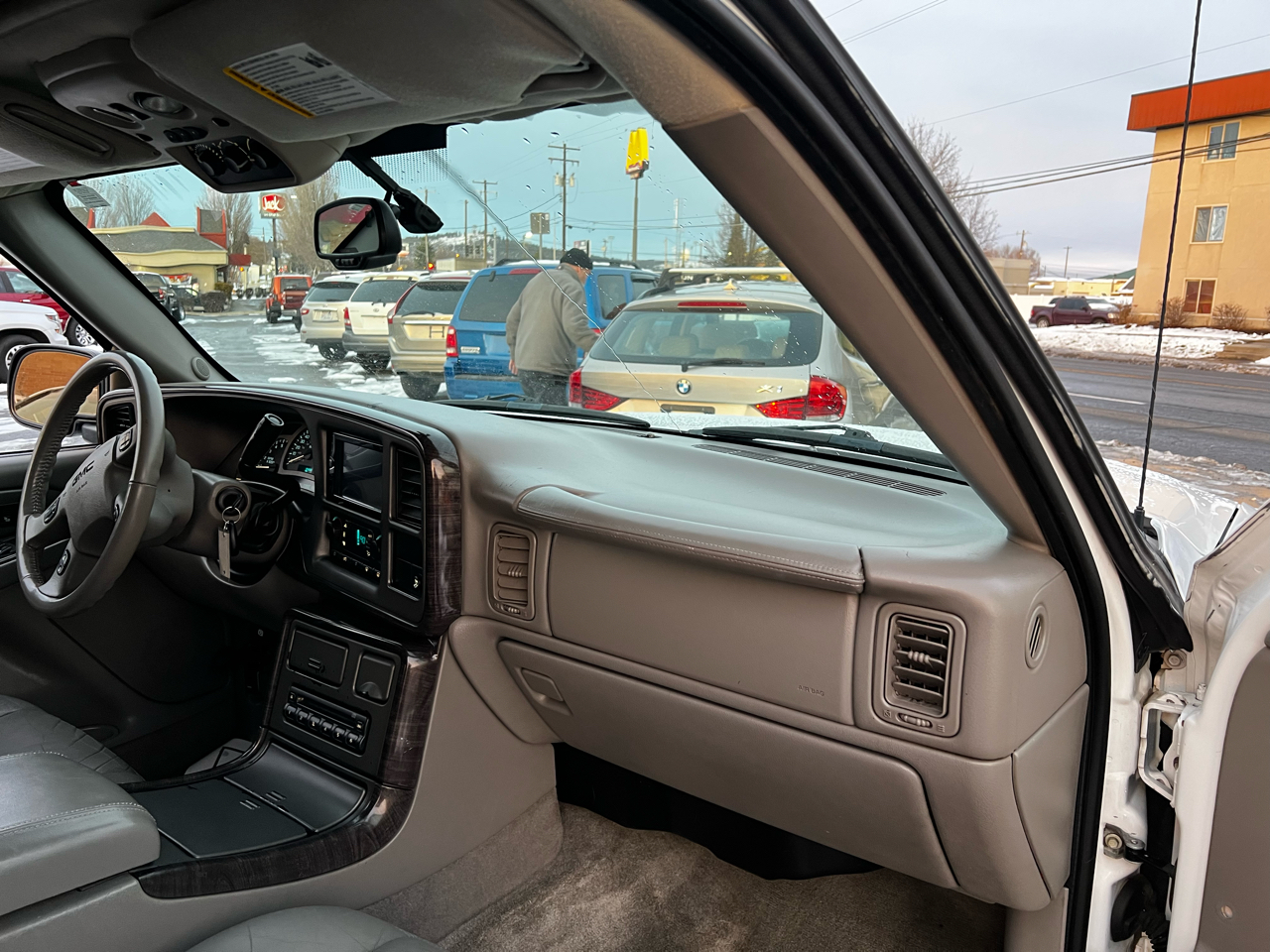 GMC Yukon Denali Base 2004