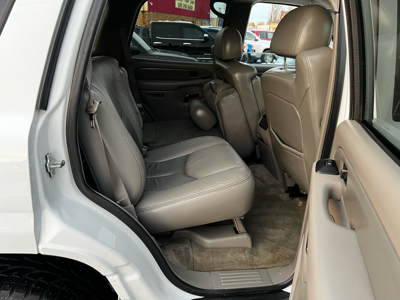 GMC Yukon Denali Base 2004