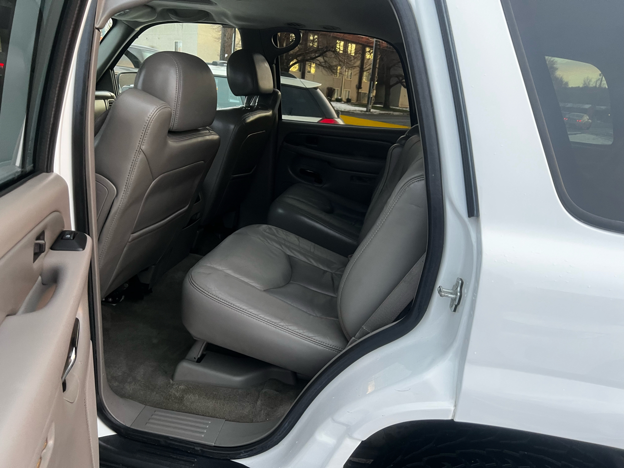 GMC Yukon Denali Base 2004