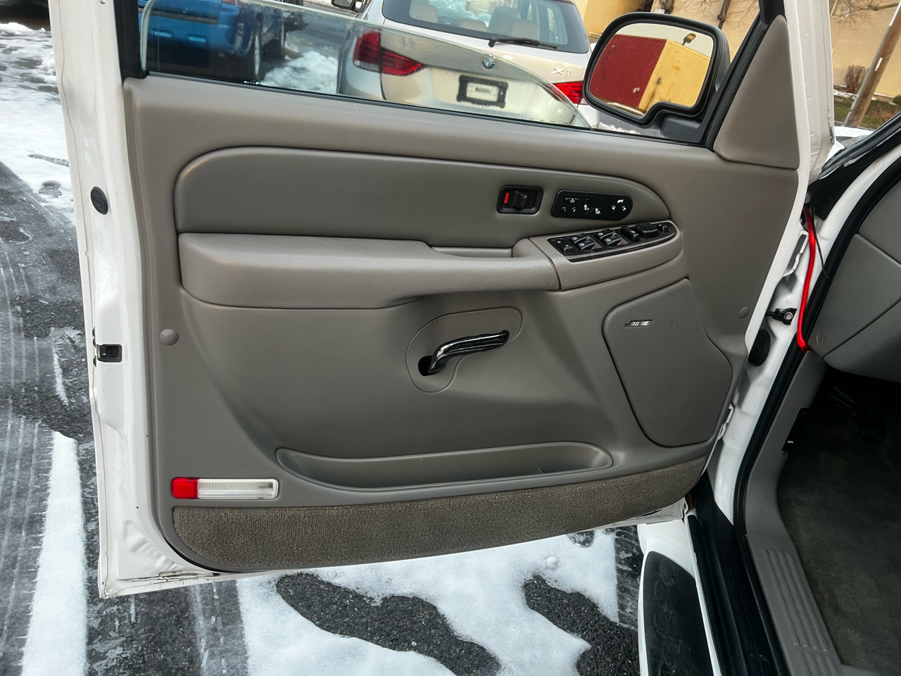 GMC Yukon Denali Base 2004