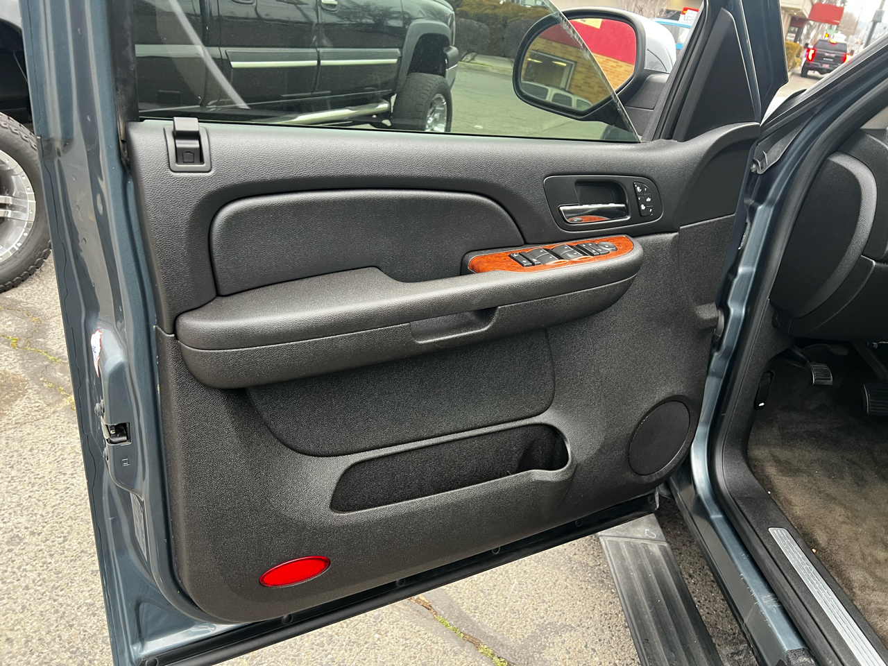 Chevrolet Tahoe LTZ 4D SUV 4WD 2008