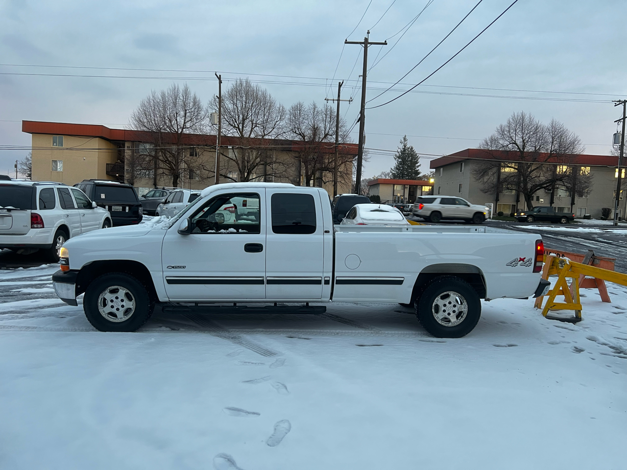 2001 Chevrolet Silverado LS's photo