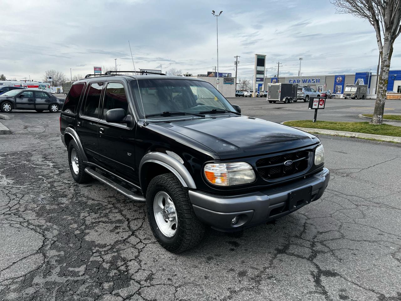 Ford Explorer XLT 4WD 2000