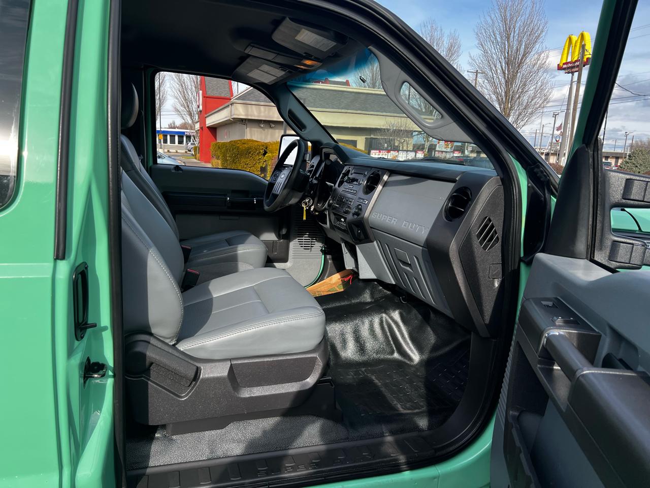 Ford F-550 SuperCab DRW 4WD 2012