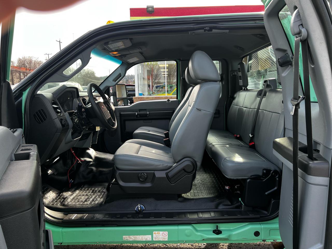 Ford F-550 SuperCab DRW 4WD 2012