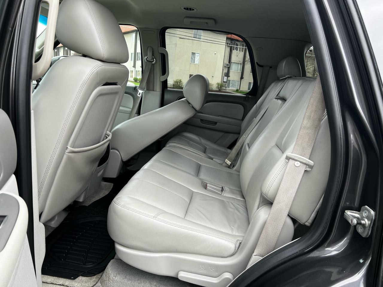 Chevrolet Tahoe  2010