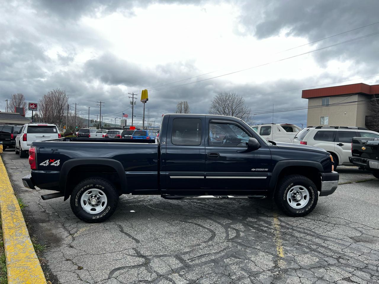 Chevrolet Silverado 2500HD LT Ext. Cab Short Bed 4WD 2005