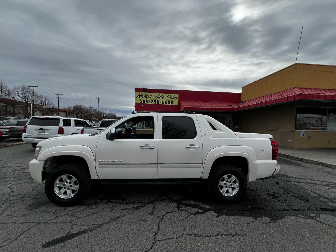 2011 Chevrolet Avalanche LTZ 4WD