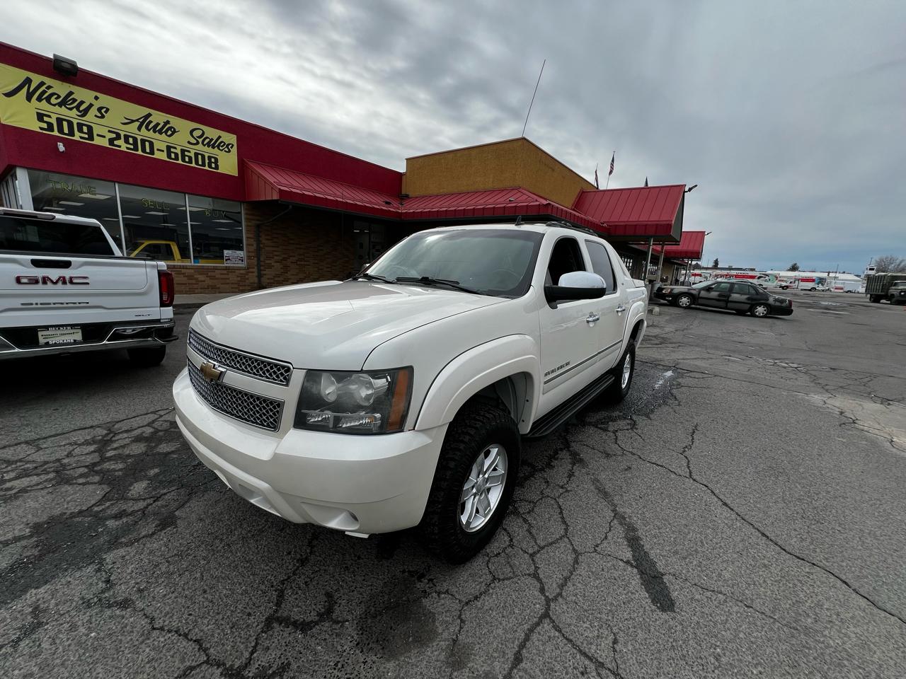 Chevrolet Avalanche LTZ 4WD 2011